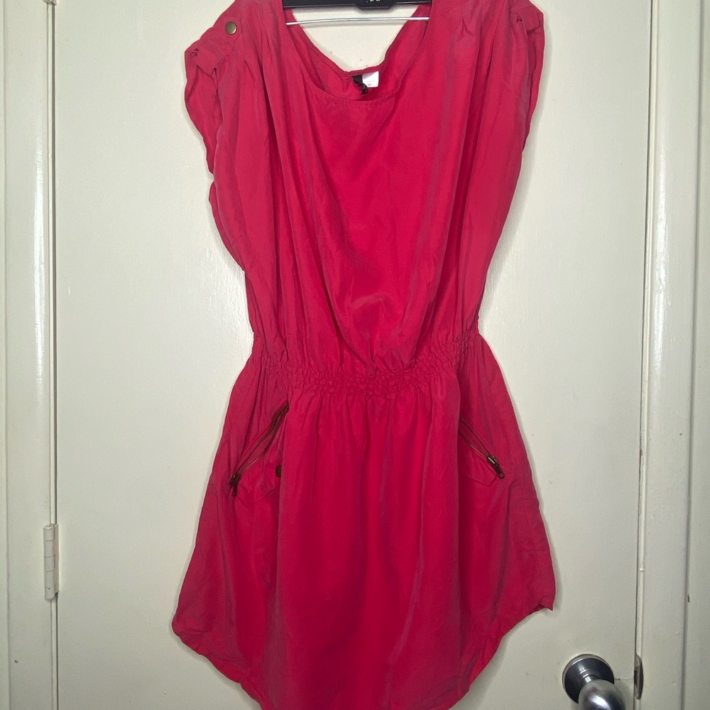 Women’s dress